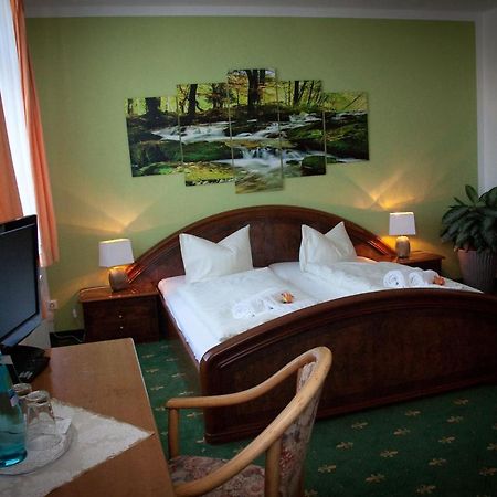 Ratskeller Thum Hotel Bagian luar foto