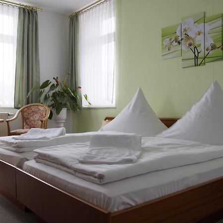 Ratskeller Thum Hotel Bagian luar foto