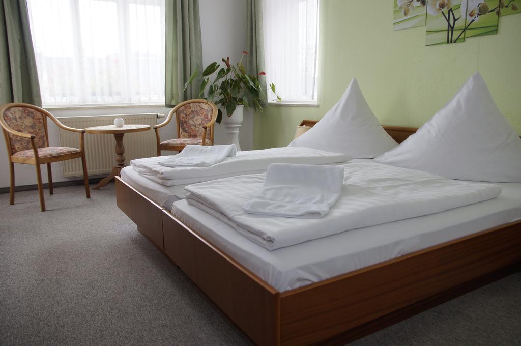 Ratskeller Thum Hotel Bagian luar foto