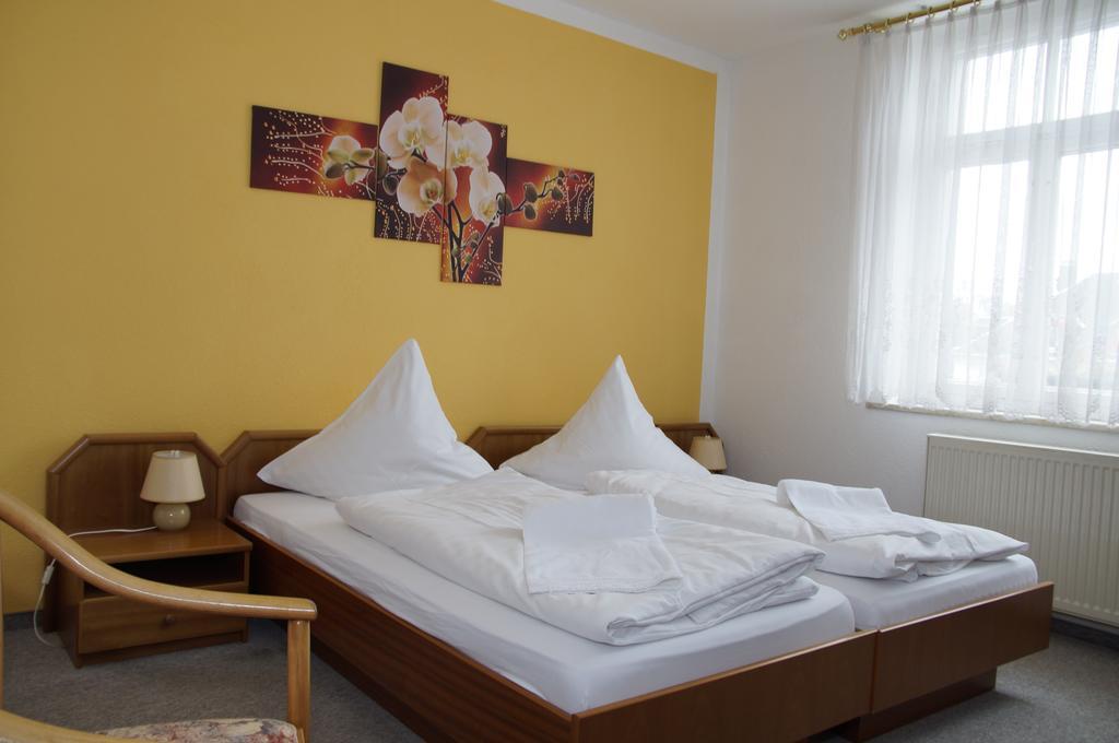 Ratskeller Thum Hotel Bagian luar foto