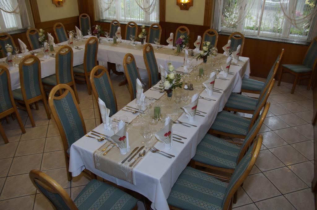 Ratskeller Thum Hotel Bagian luar foto