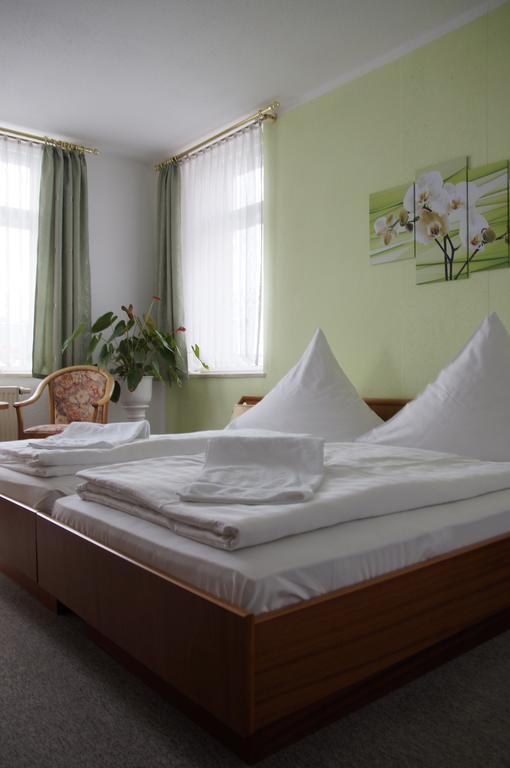 Ratskeller Thum Hotel Bagian luar foto