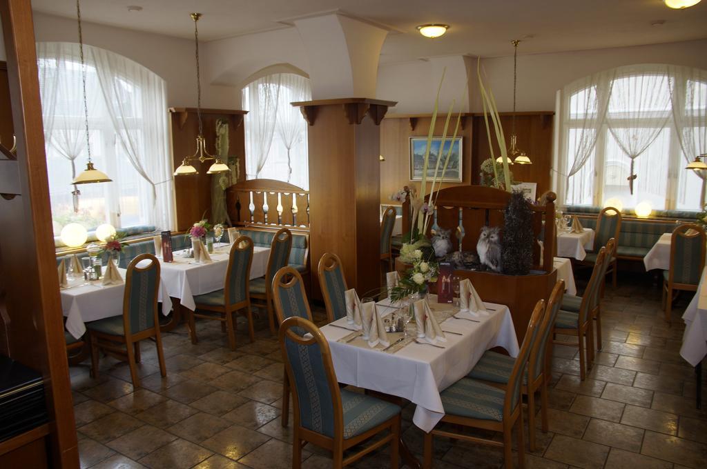 Ratskeller Thum Hotel Bagian luar foto